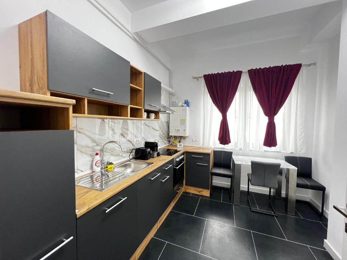 Cozy Aparthotel - Central City Suceava Extérieur photo
