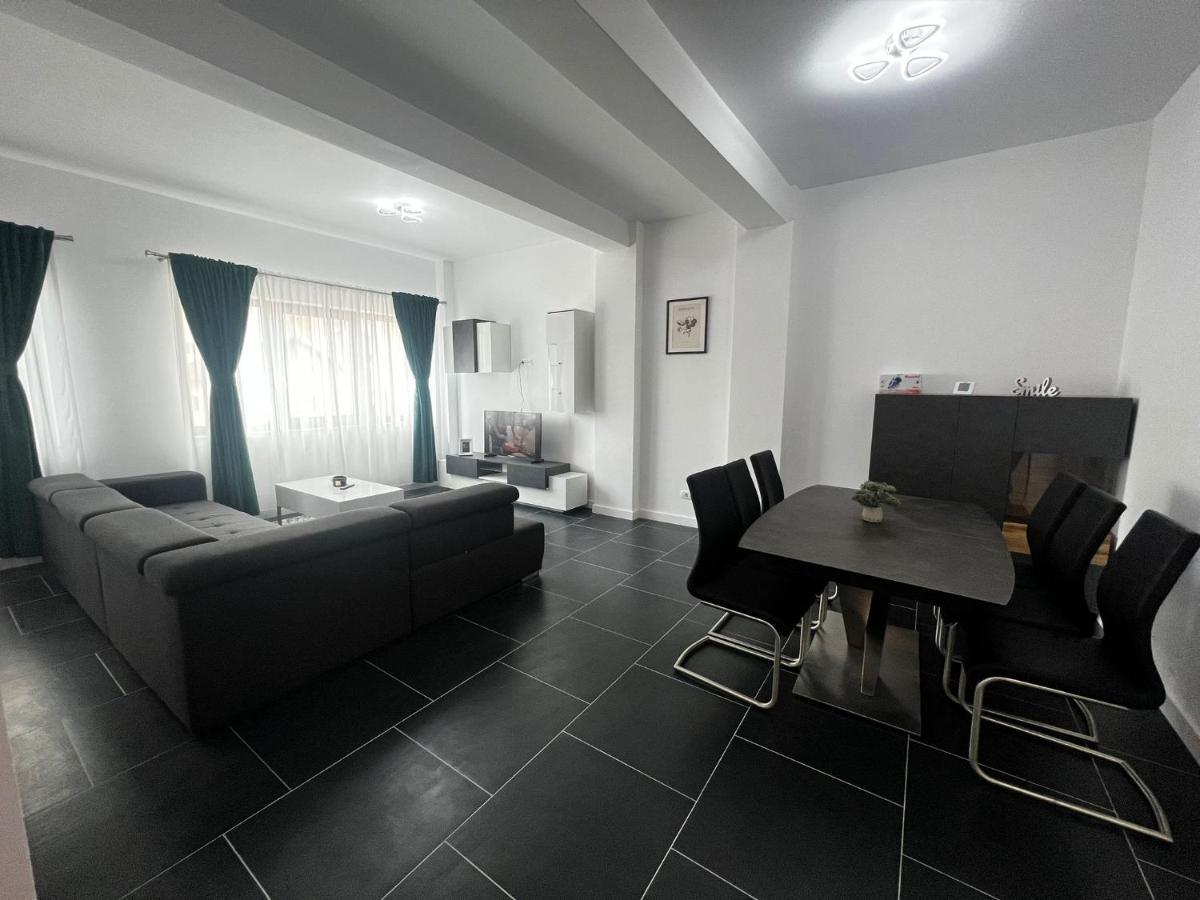 Cozy Aparthotel - Central City Suceava Extérieur photo