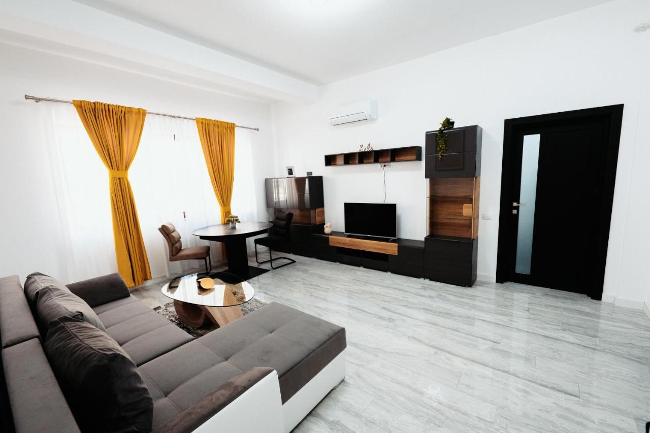 Cozy Aparthotel - Central City Suceava Extérieur photo
