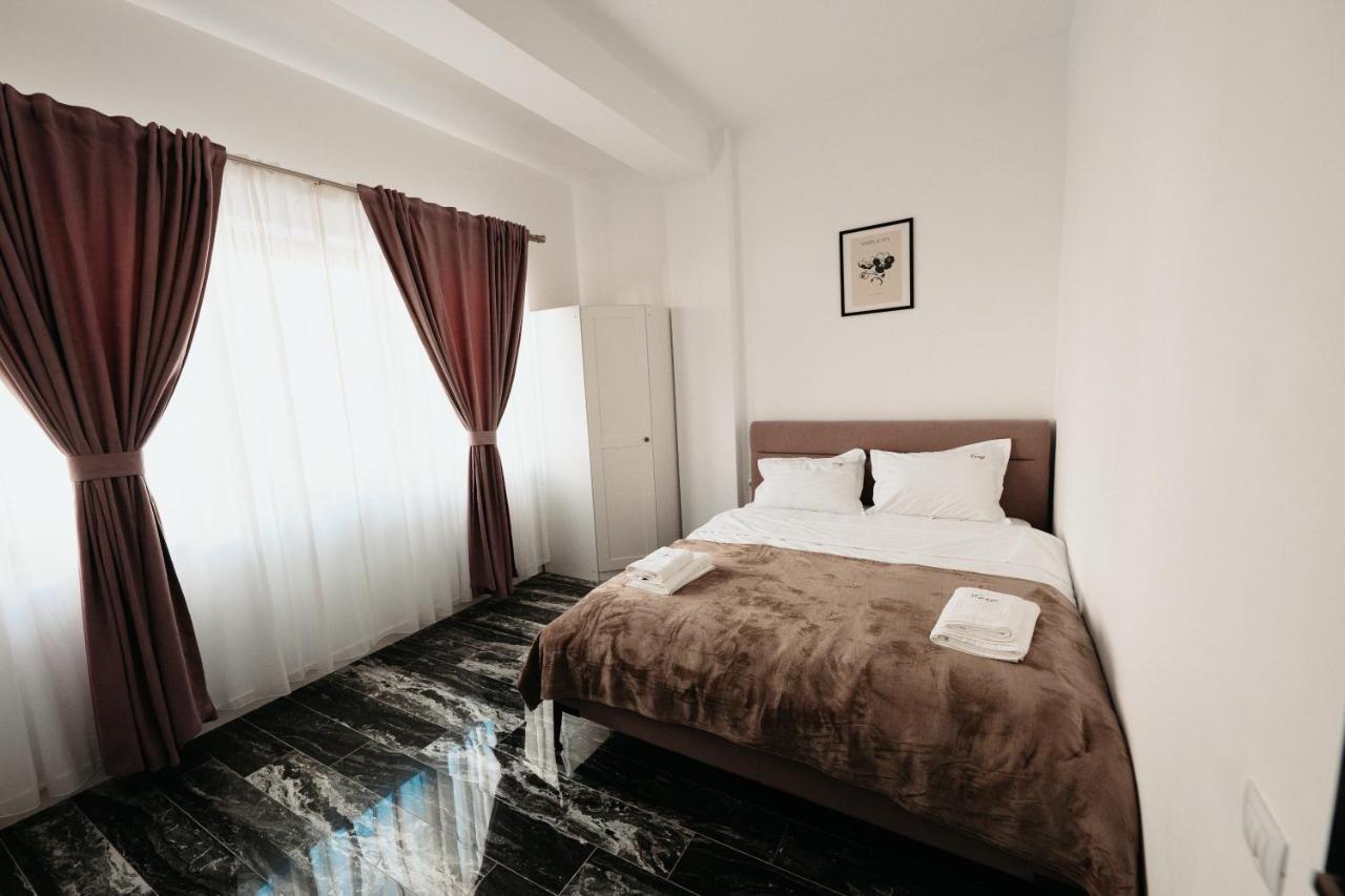 Cozy Aparthotel - Central City Suceava Extérieur photo