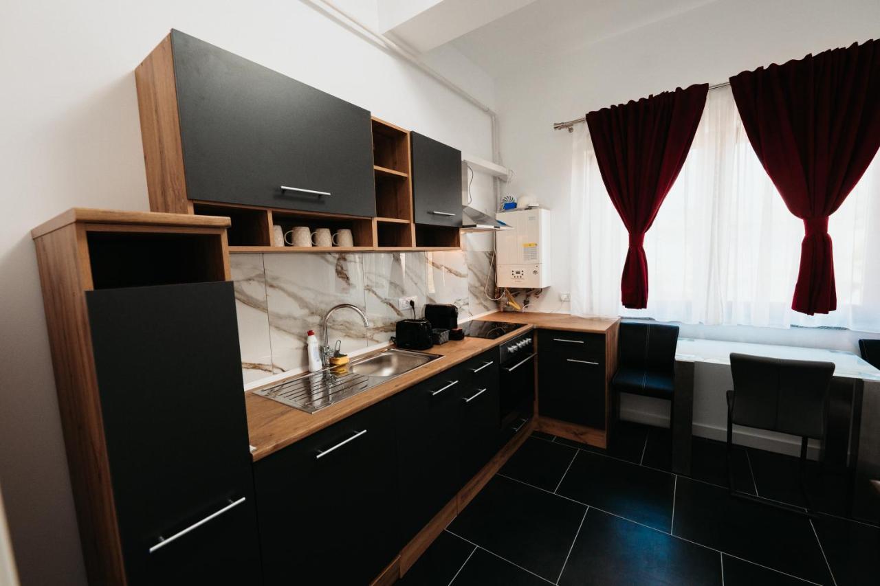 Cozy Aparthotel - Central City Suceava Extérieur photo