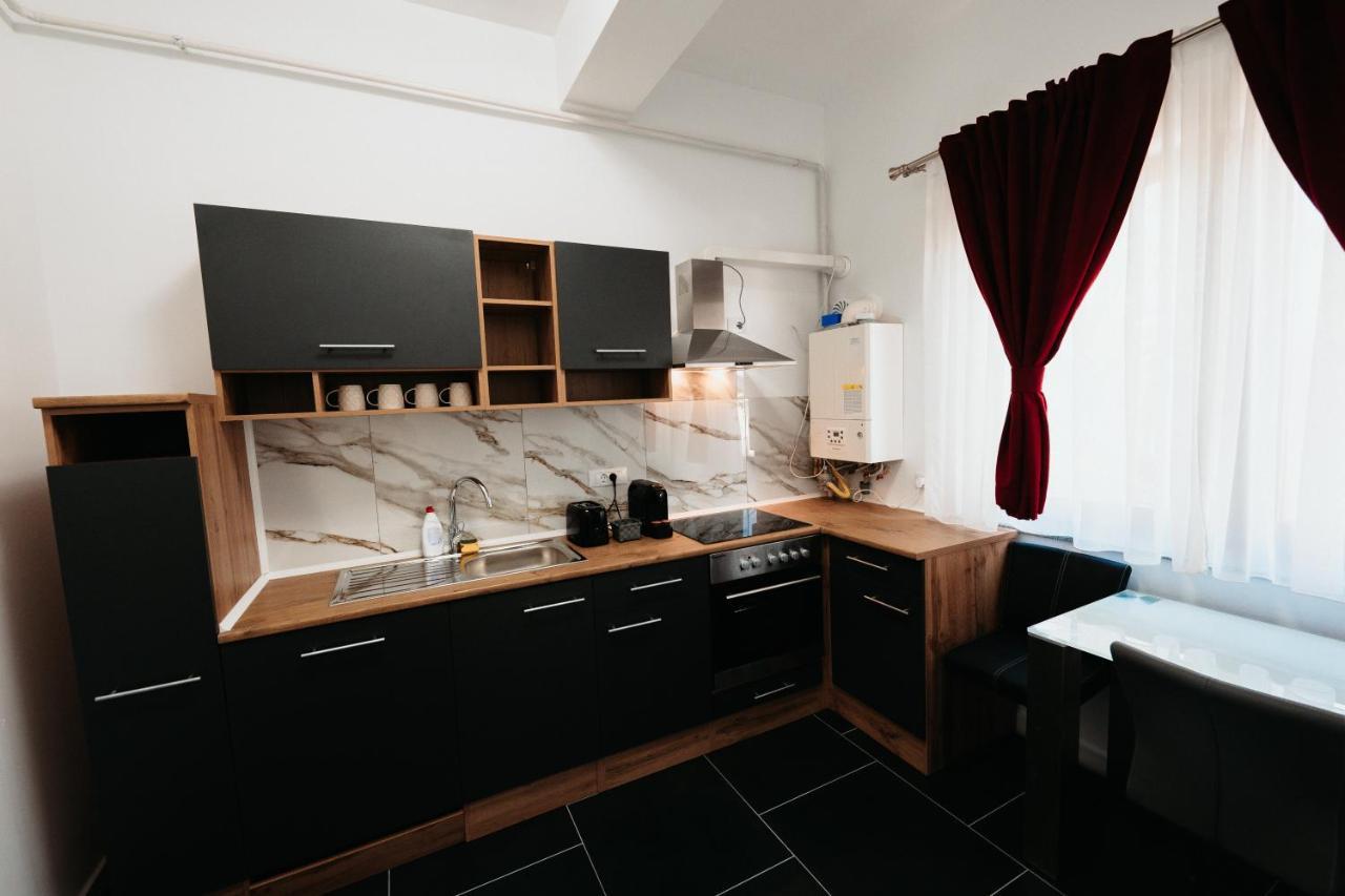 Cozy Aparthotel - Central City Suceava Extérieur photo