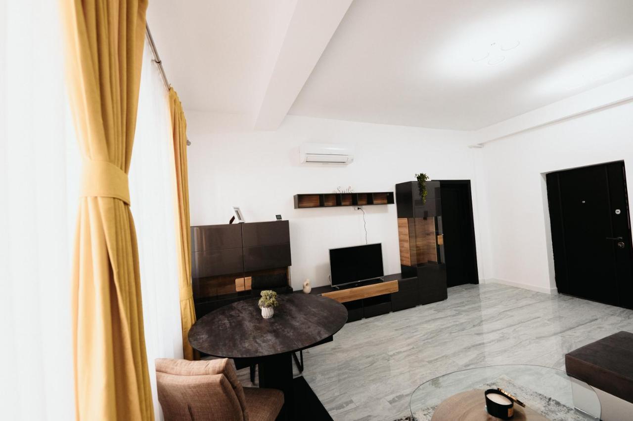 Cozy Aparthotel - Central City Suceava Extérieur photo