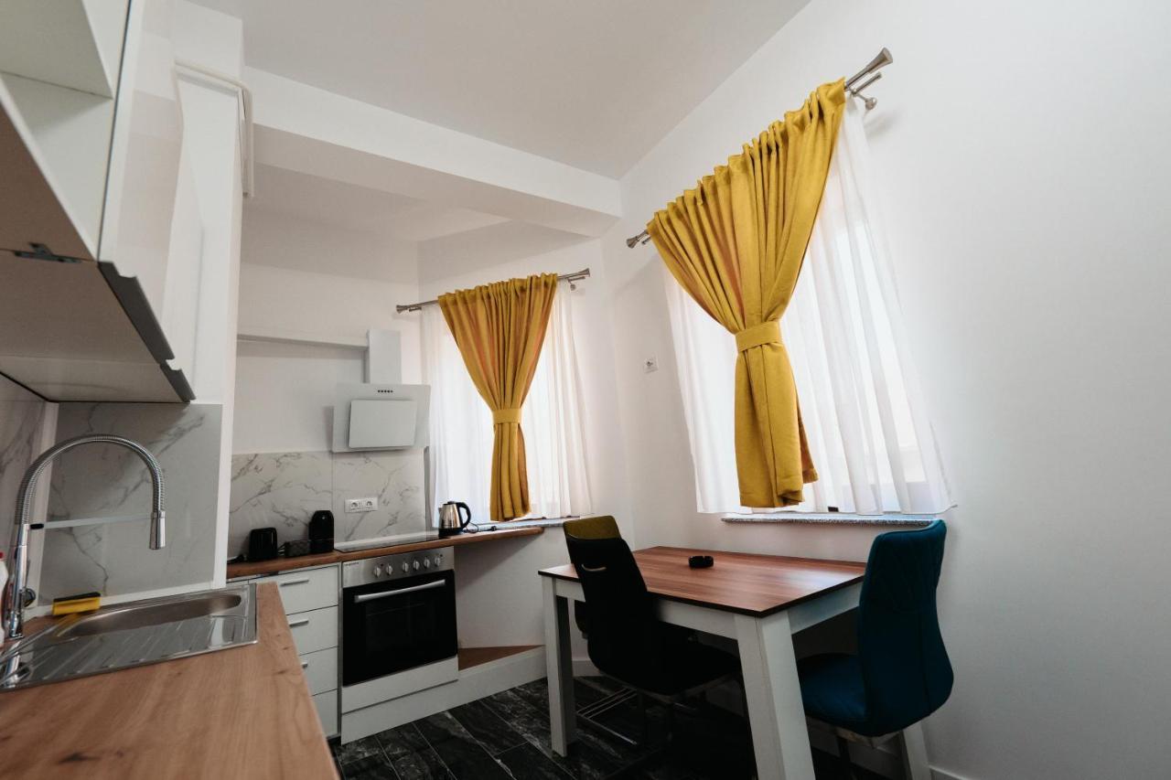 Cozy Aparthotel - Central City Suceava Extérieur photo