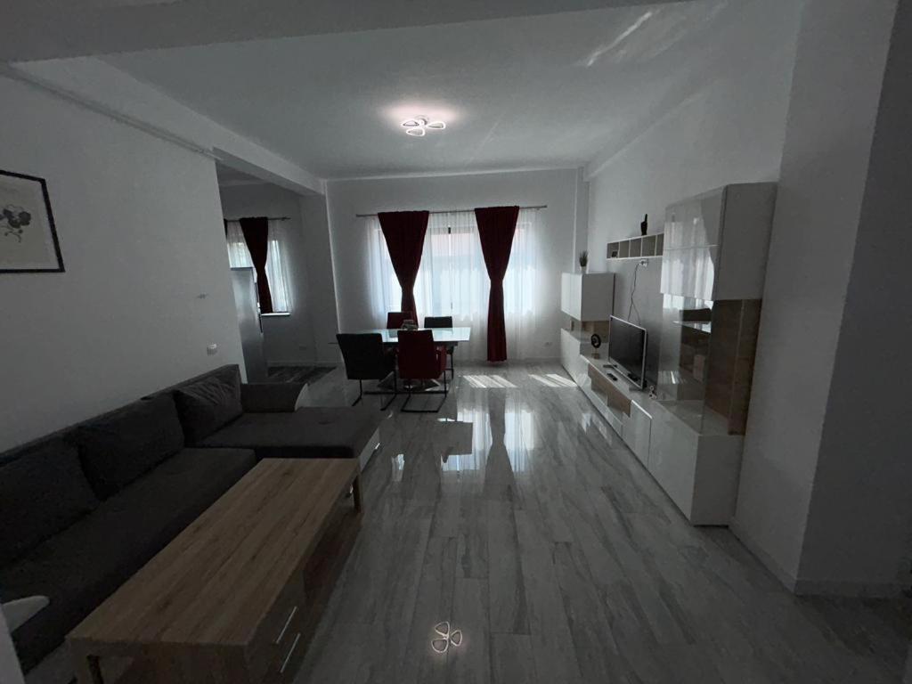 Cozy Aparthotel - Central City Suceava Extérieur photo